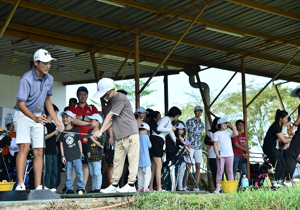 30 SIBU JUNIORS GET VALUABLE TIPS FROM TOYOTA TOUR PROFESSIONALS