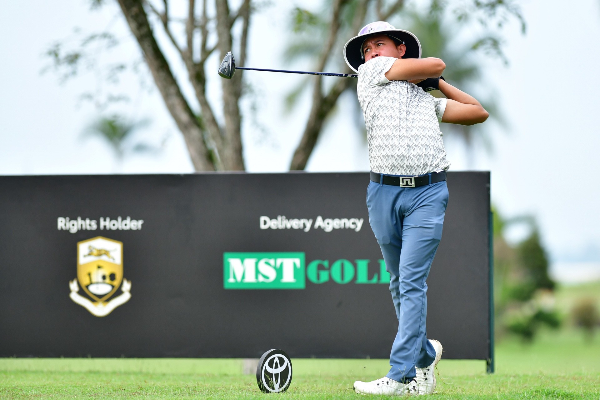 FAKHRUL AKMAL GOES ON BIRDIE BLITZ FOR ONE-SHOT LEAD IN HARRIER CUP FIRST ROUND